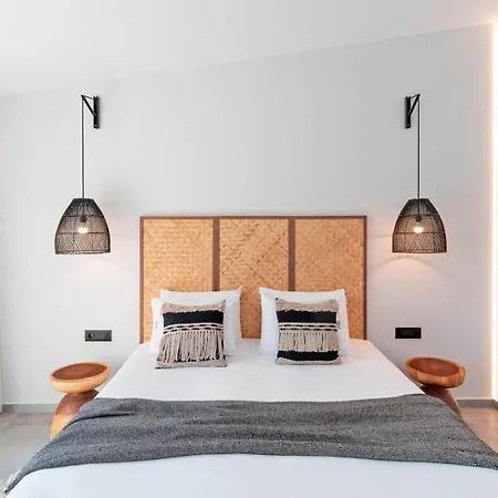 Oasis Hotel 2*
