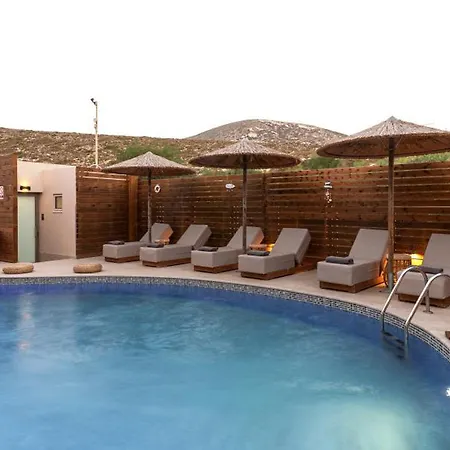 Oasis Hotel 2*