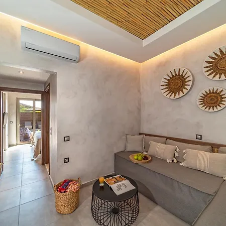 Oasis Hotel 2*