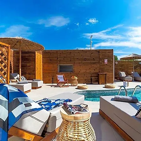 Oasis Hotel