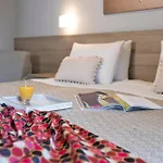 Oasis فندق 2*